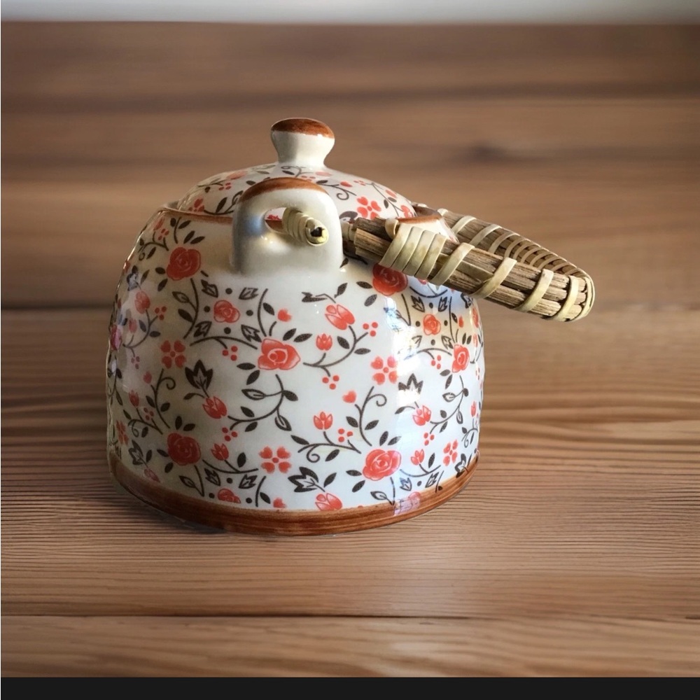 NEW Roses Bamboo Handle Small Teapot - Picture 4 of 6
